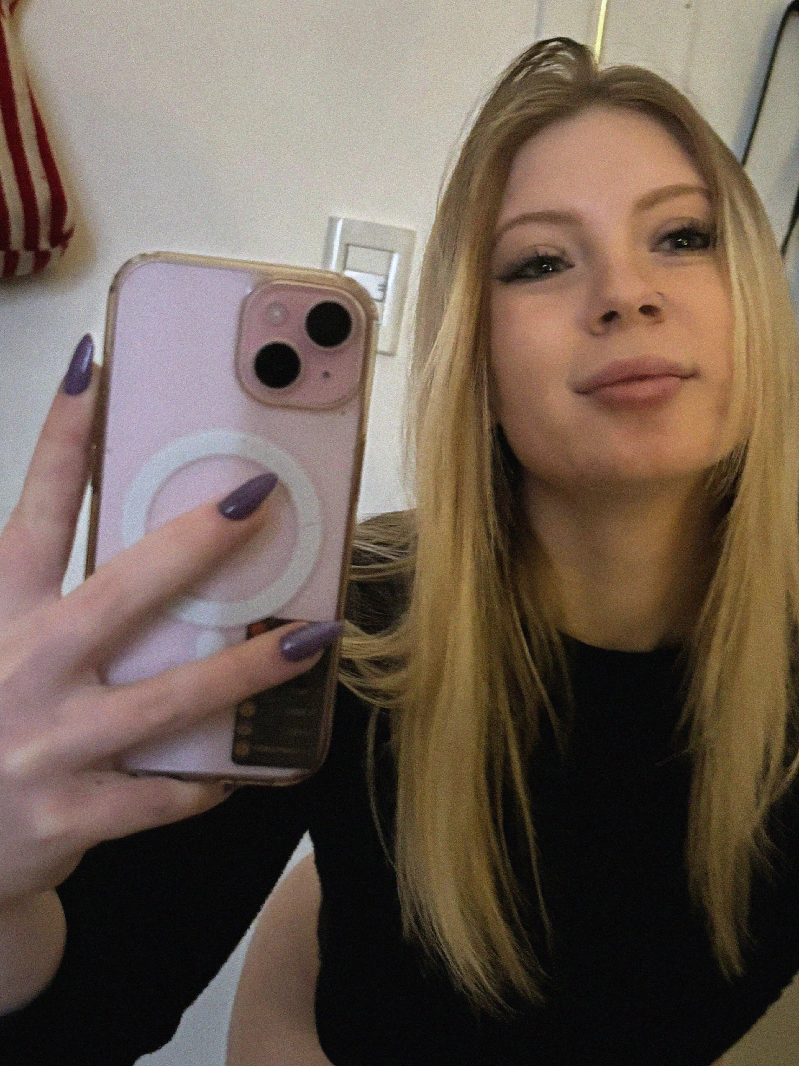 bored babe any taker for a good sexy convo? 18F