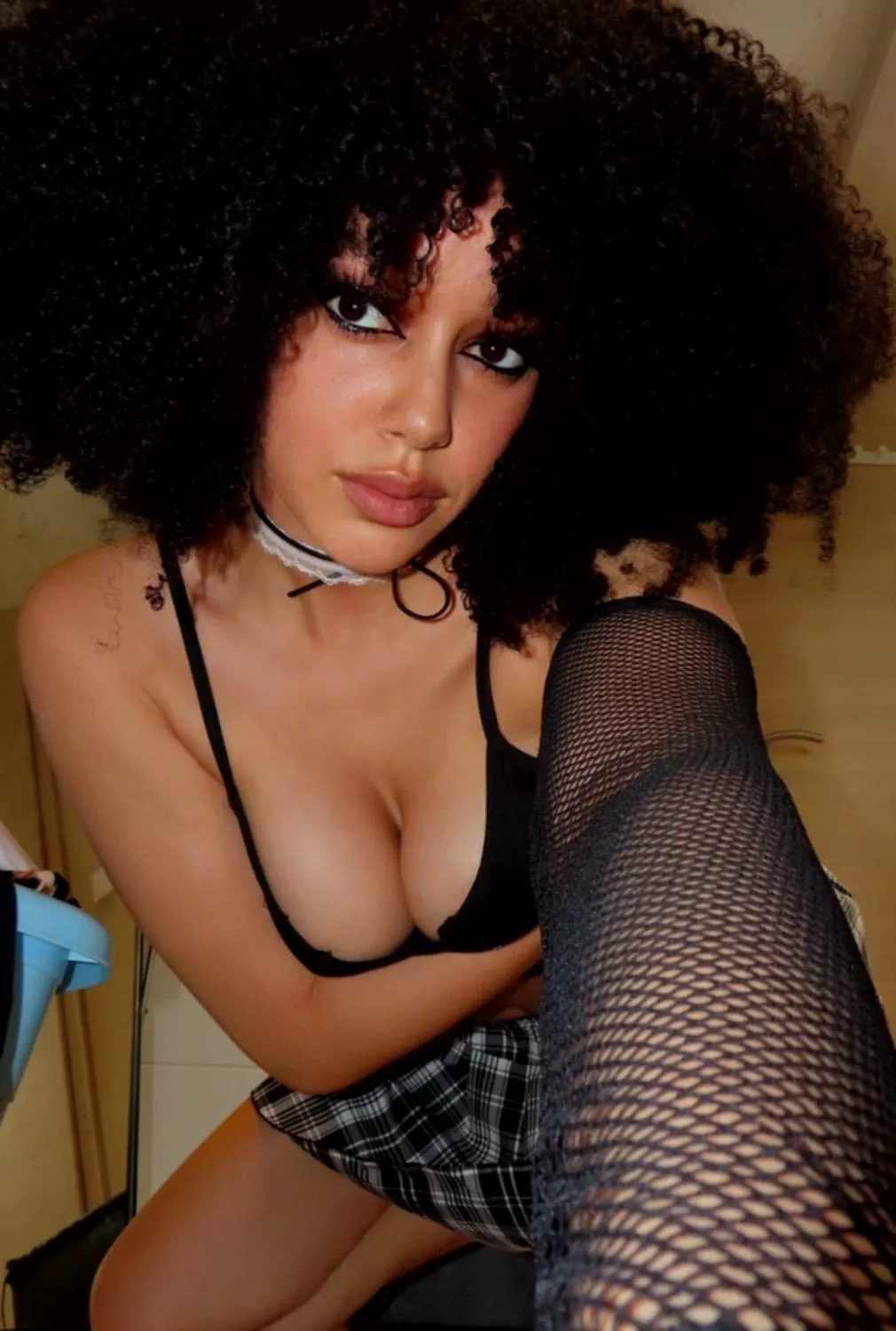 Carrying the legacy of strength, Ebony beauty in full bloom! 