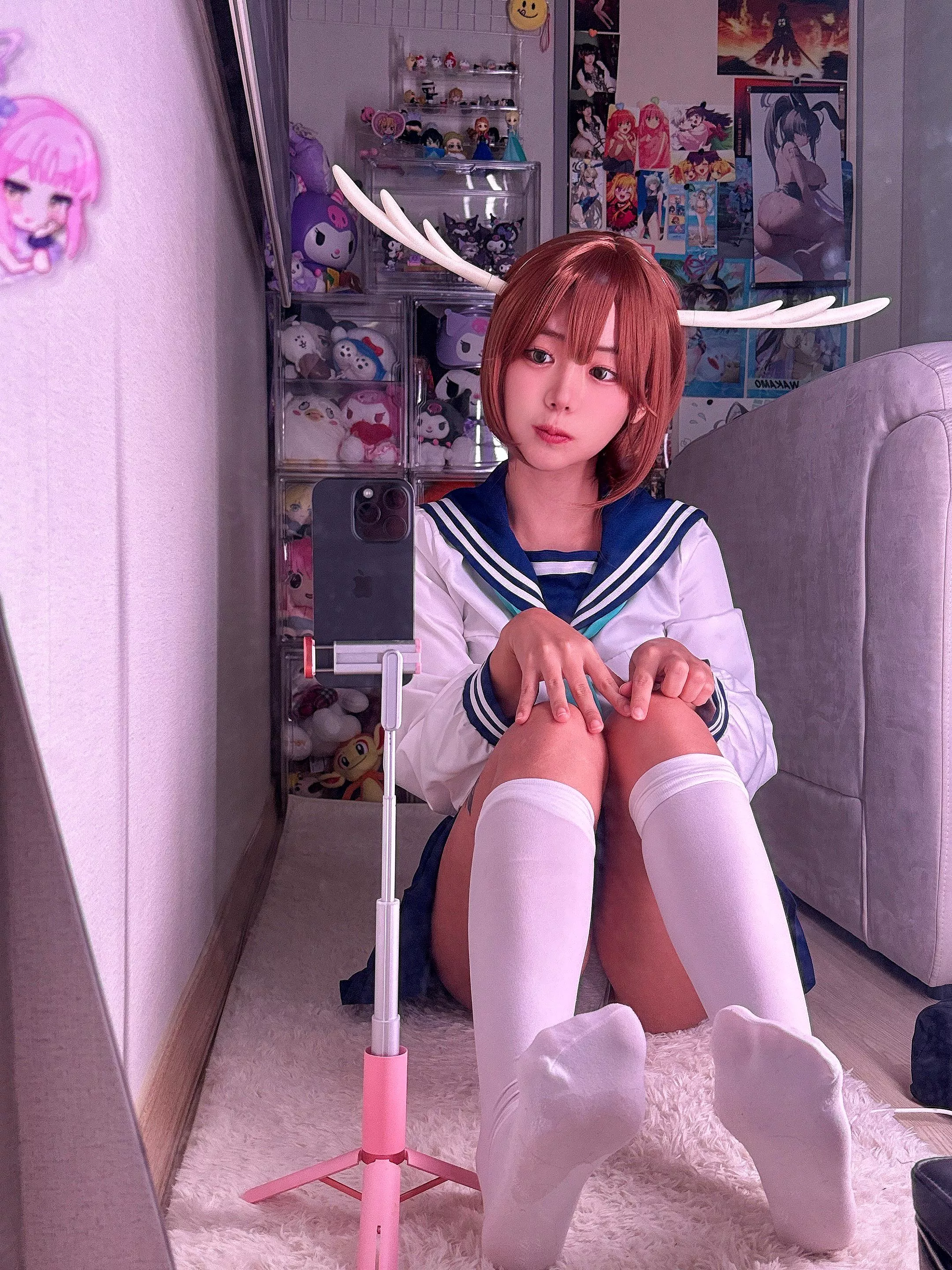 do I look hot even though I'm cosplaying? :3