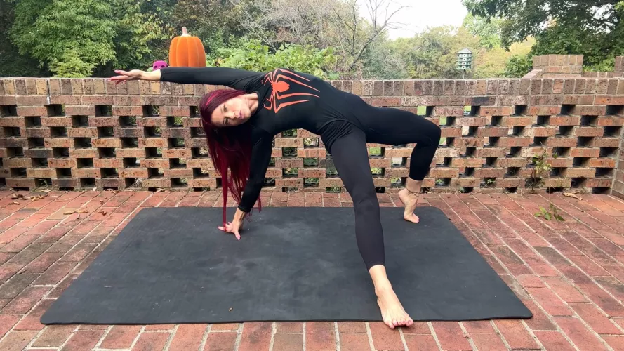 Getting Festive in the leggings!! 