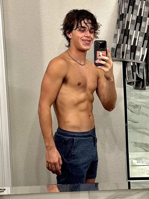 goodnight from this sleepy squinty blue eyed bro💙🫶