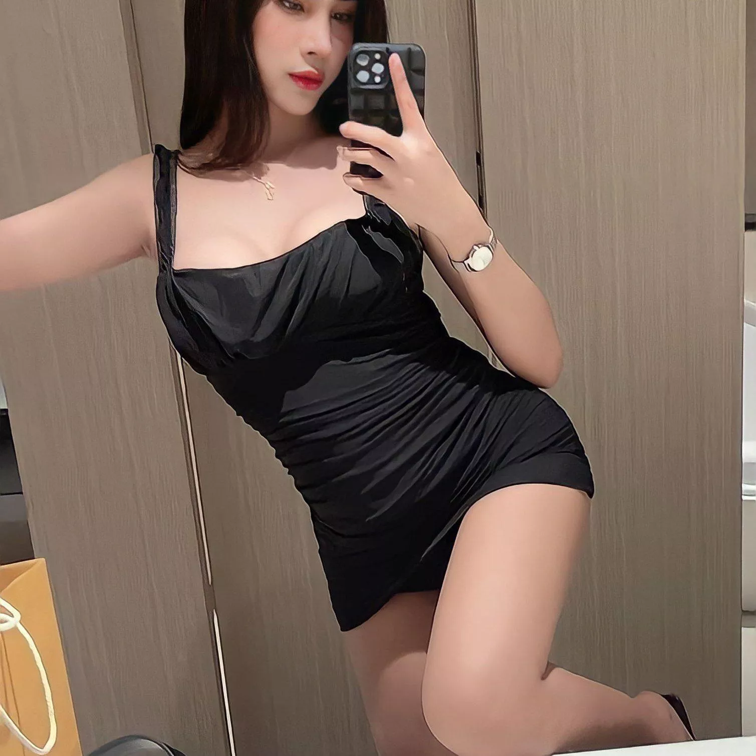 Hit me with a '❤️' if you're cool with me sending you spontaneous nudes!