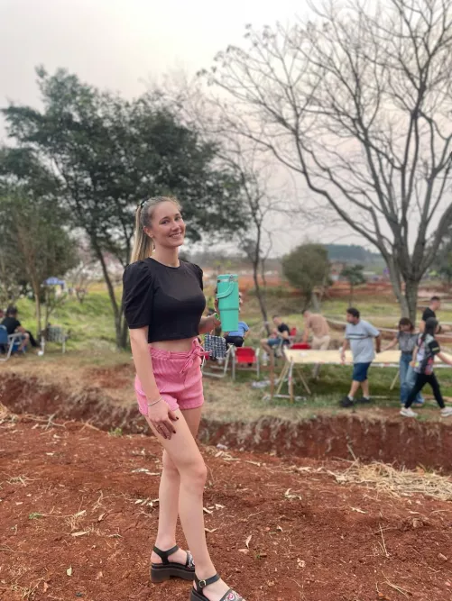 I look stunning in this black top