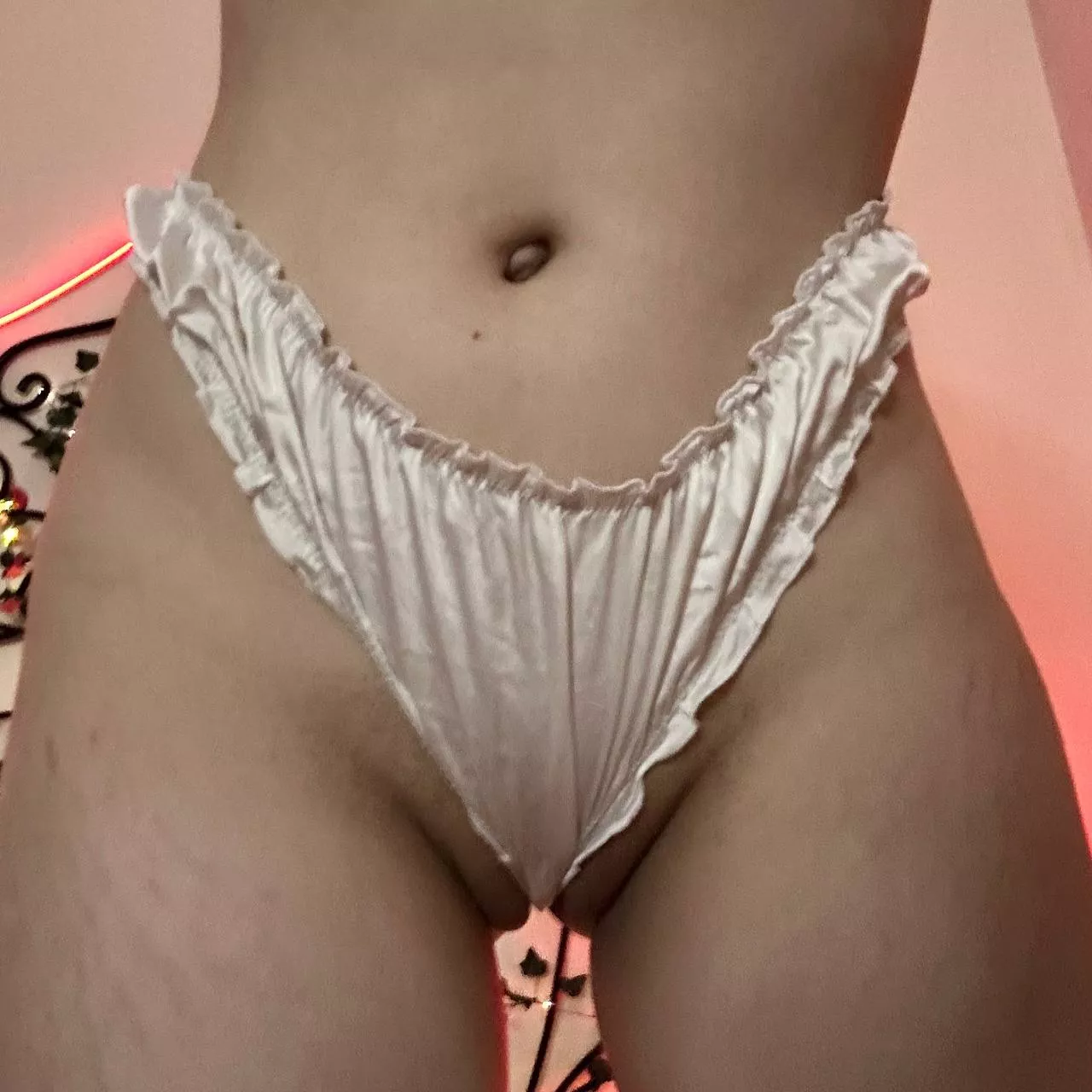 I need you closer to my hungry lips