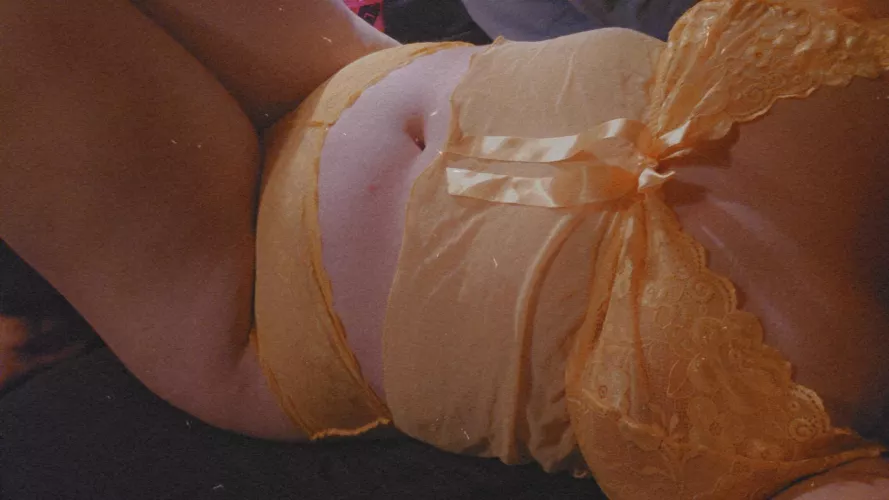 Just a breeding MIlf who loves being treated as such 