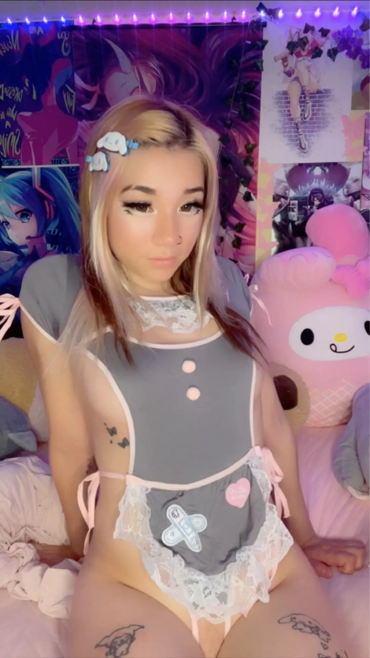 💋 Just lounging, feeling myself 🎀