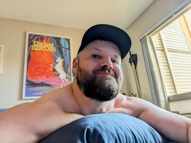 Lounging and gaming before Thanksgiving dinner