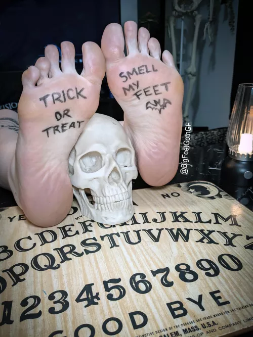 Trick or treat, smell my big feet