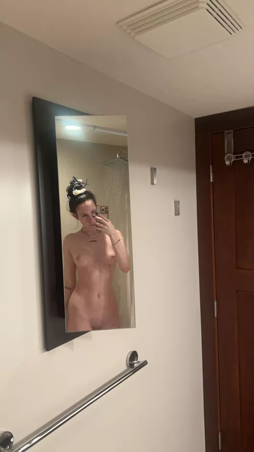 Wanna join me🛁🤫