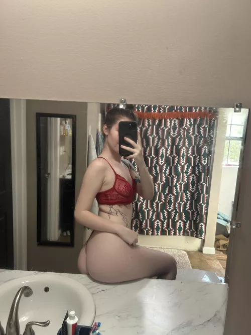 Wanna see the rest of my tattoos😋