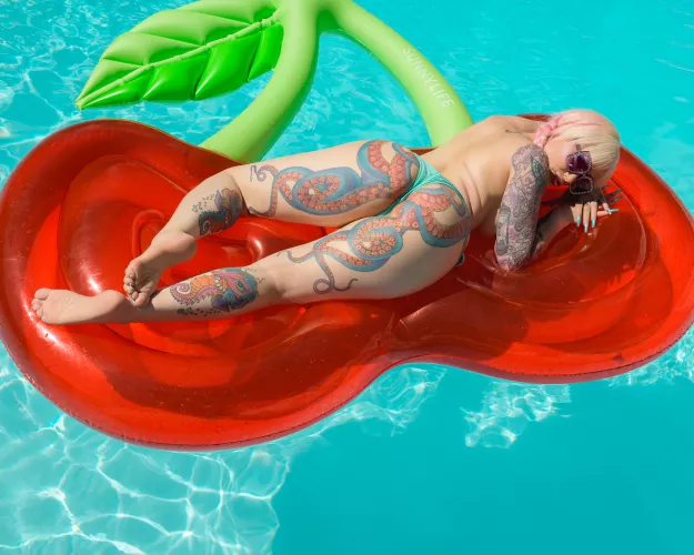 We need to start a club - iNKED HOLES UNiTED