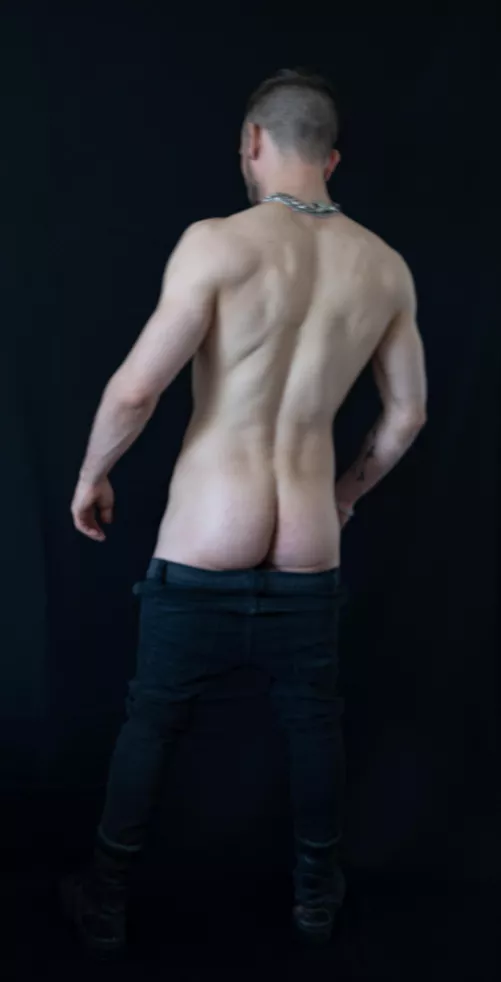 Who likes macho alpha ass? 