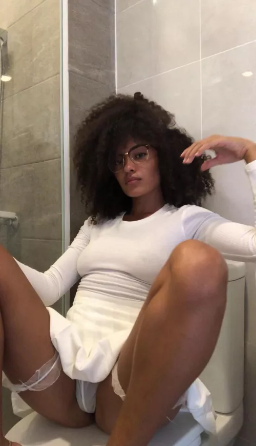 You know what they say big lips save lives … I mean thighs 