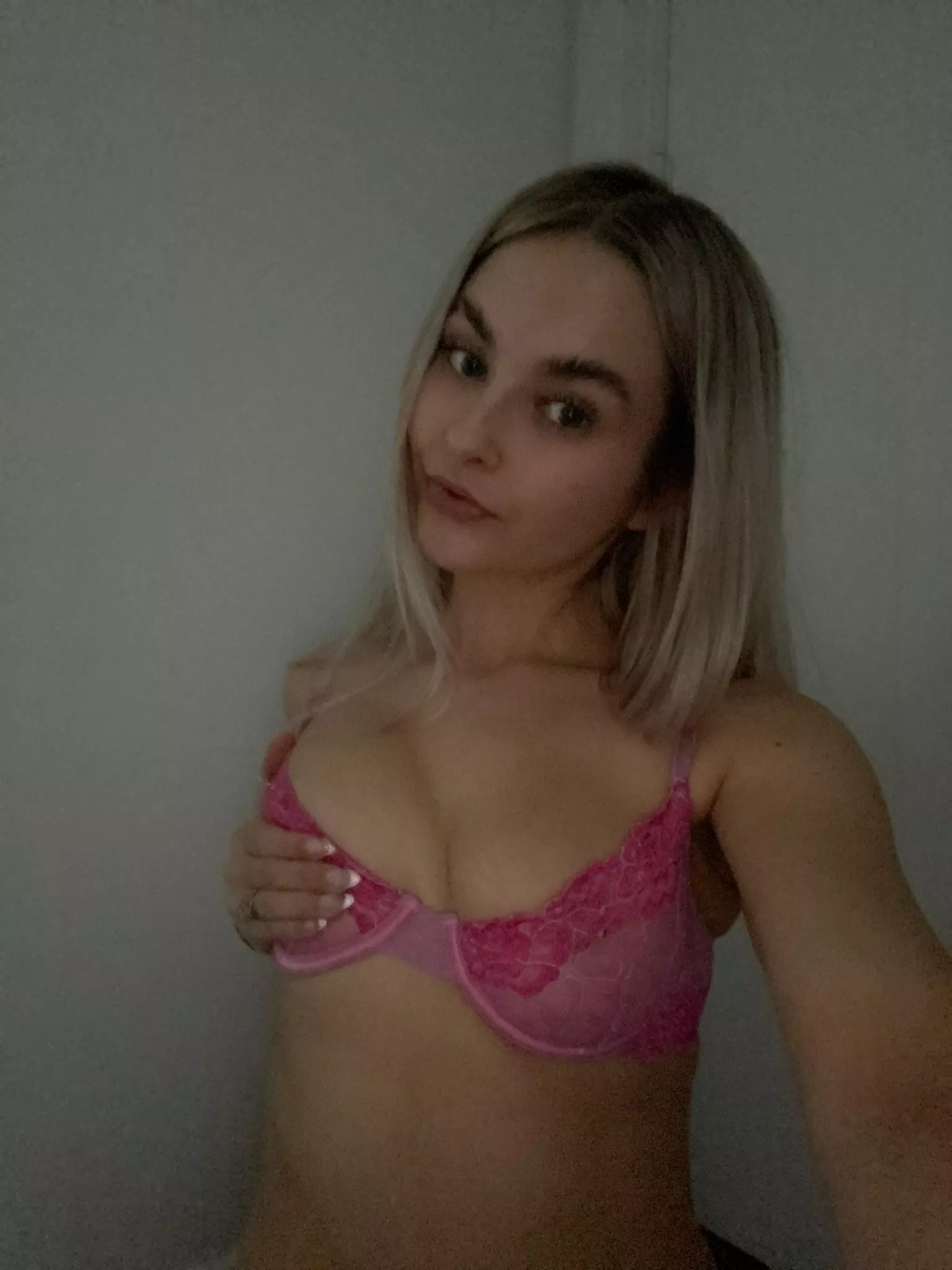 18F In Sac on 10/17, looking for night full of fun with an older guy. i can verify if needed