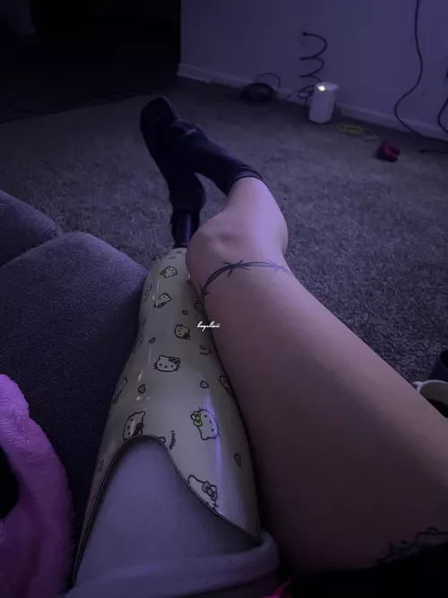 21, PFFD | who wants to lick my prosthetic? 😉👀