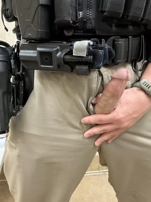 (26) I protect and serve 😏