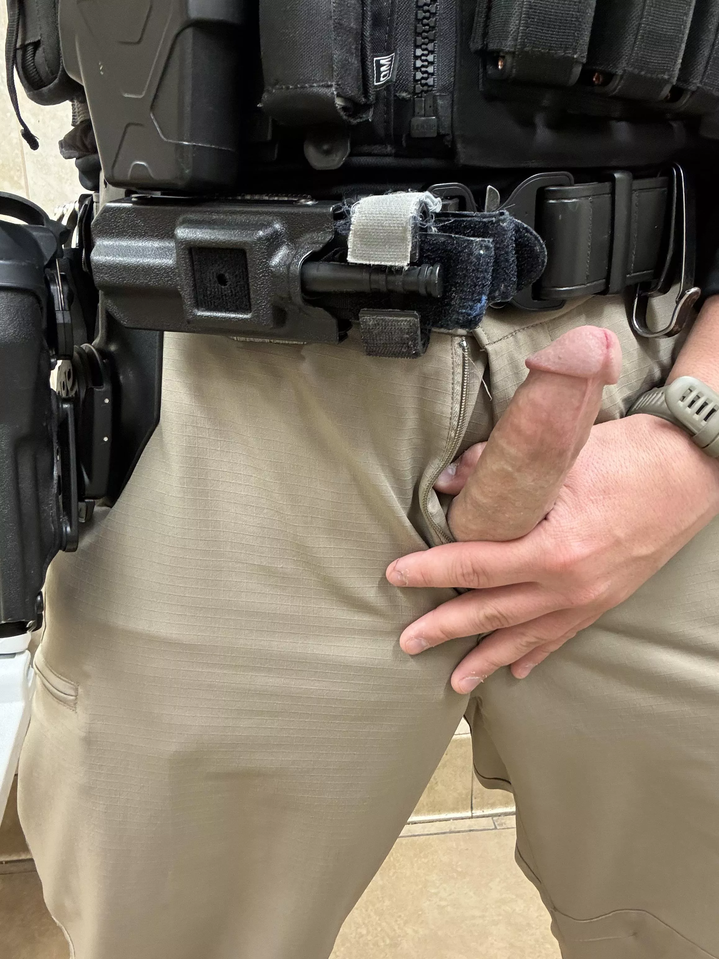 (26) I protect and serve 😏