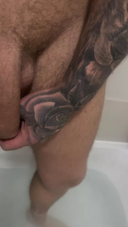 34m4f . looking for a slutty fwb kinkier the situation the better ;) 