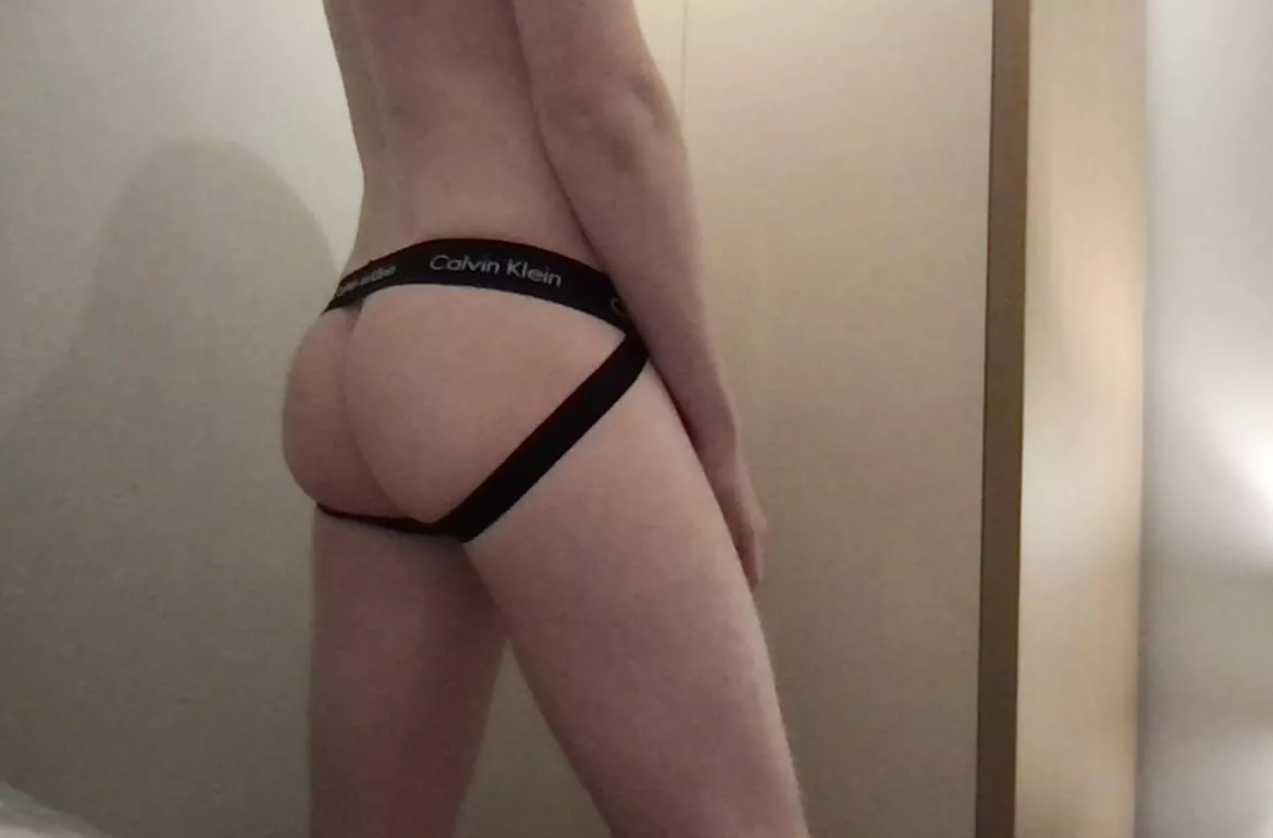 Anyone wanna take this ass?