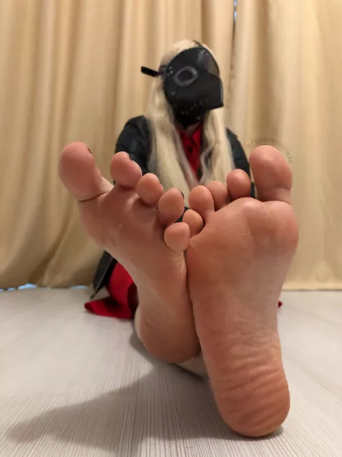 Barefoot Vibes Today! 🦶💖 What Do You Think?