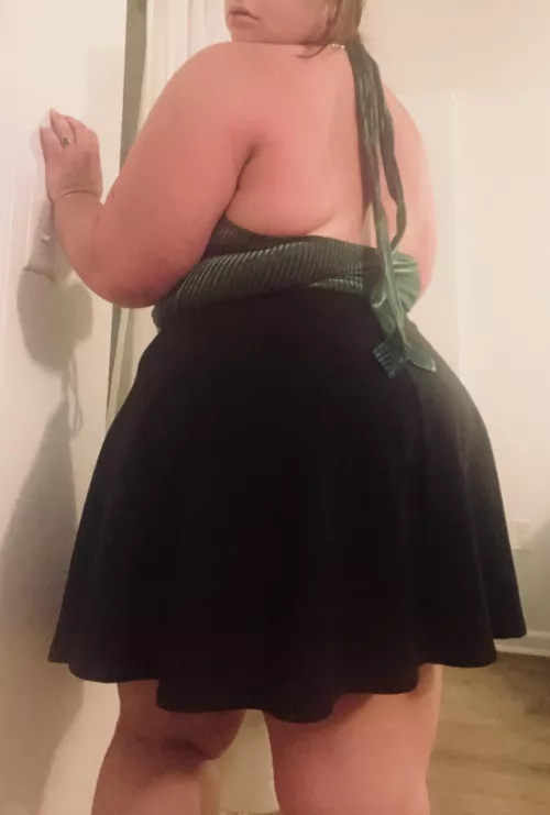 Be a good boy and drop to your knees 💋