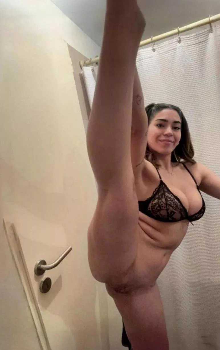 Big pussy tastes better
