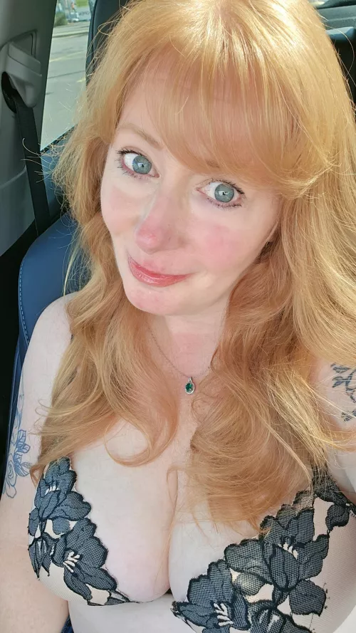 Bra selfie in the car? Why not?