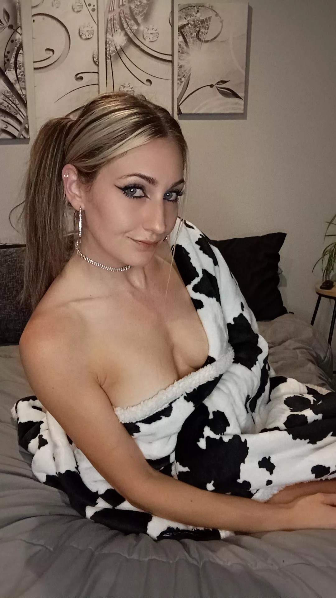 Conservative, country, cozy. America 1st. Trump/ Vance 2024