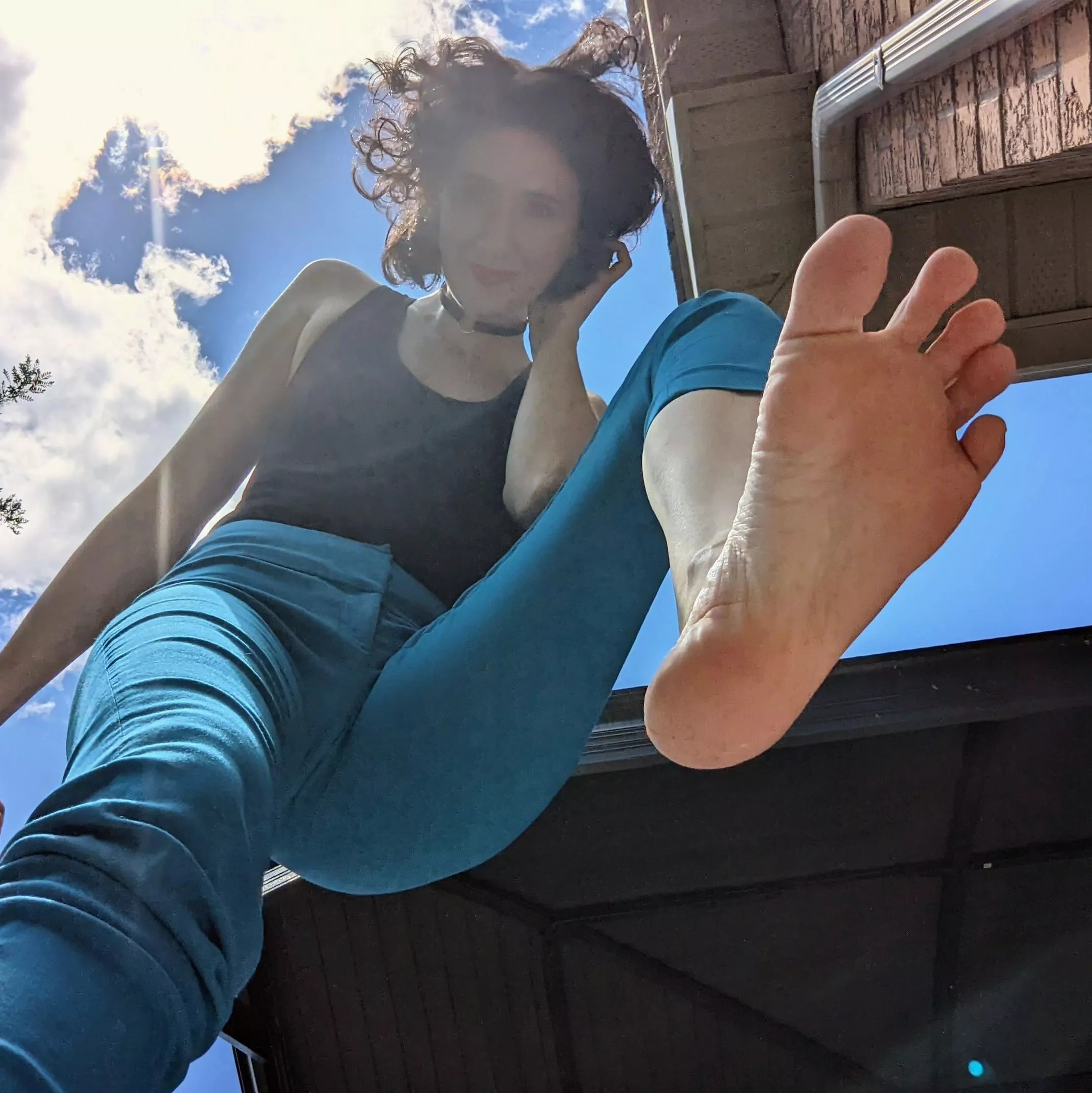 Giantess problems: tiny humans stuck in my toes 😂
