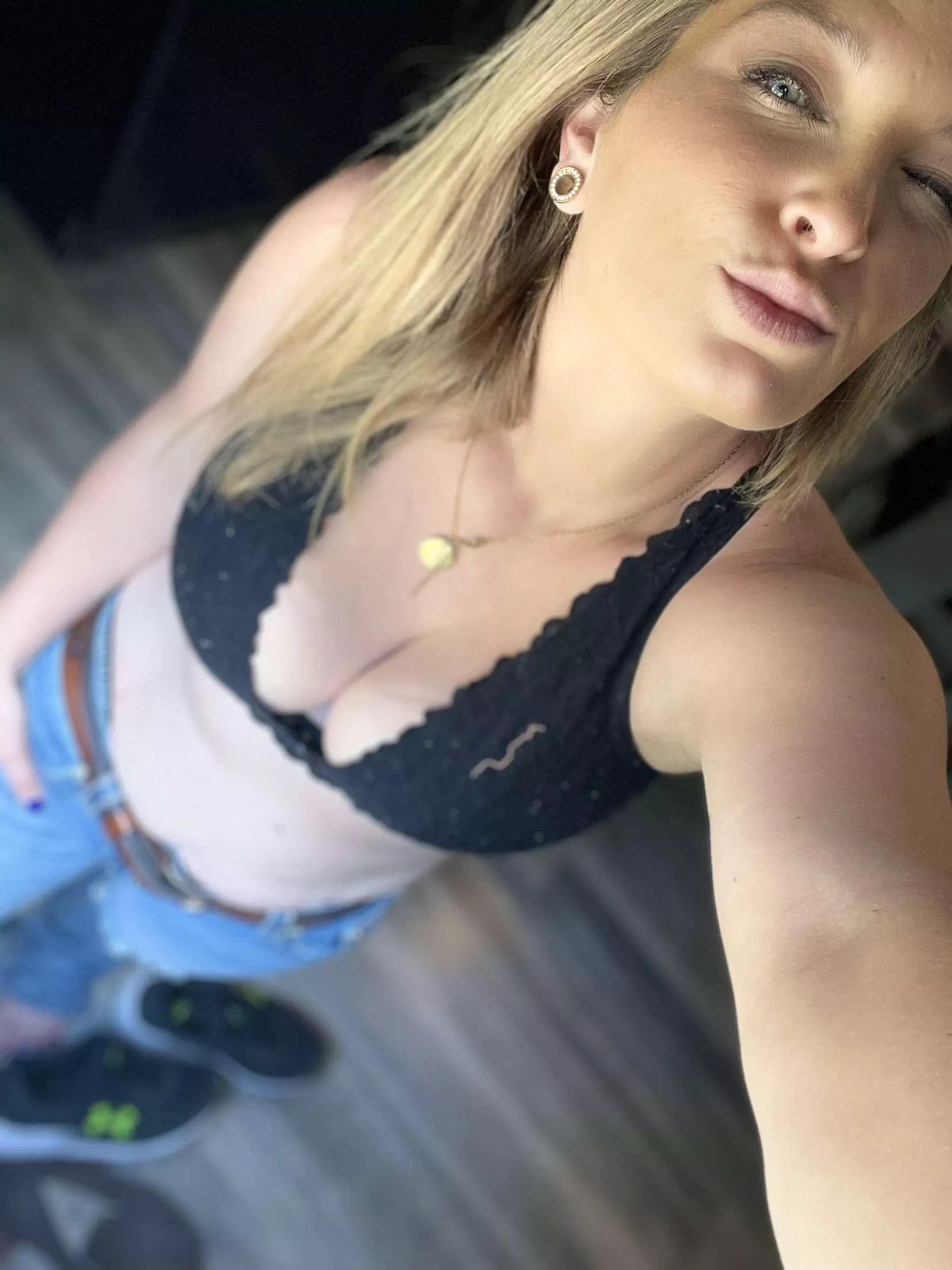 Good morning from your favorite GA slut 