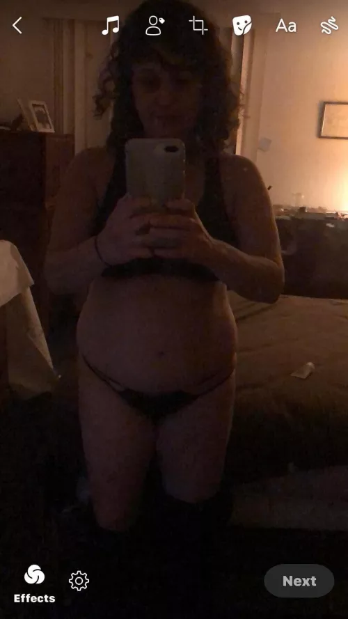 Hey everyone here's my link for my only fans it's free