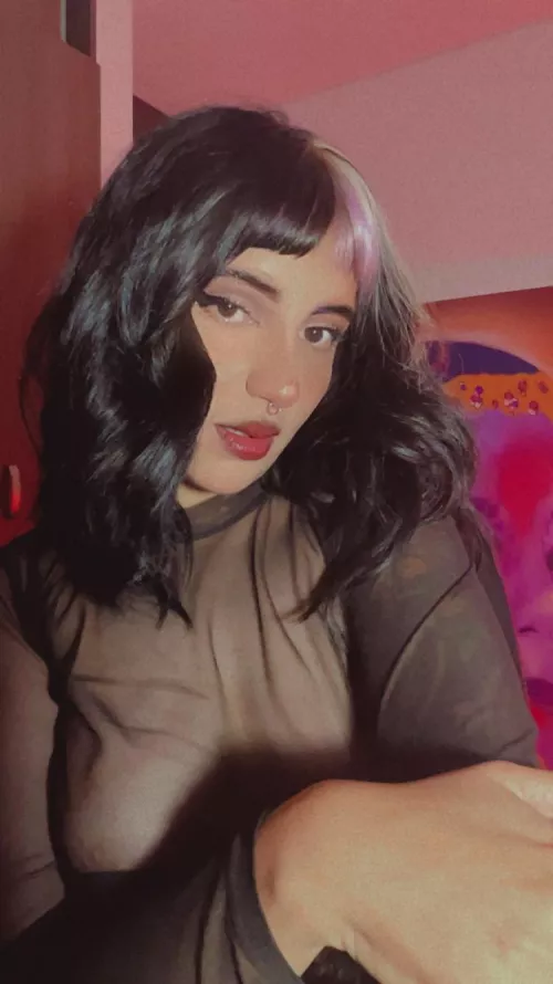 Hi everyone! I'm Simmone. I love art, animals, and punk rock music. I'd love to get to know you and hopefully make your days happier. I have free time that I would love to spend with you, asking about your day and getting to know each other better. Let