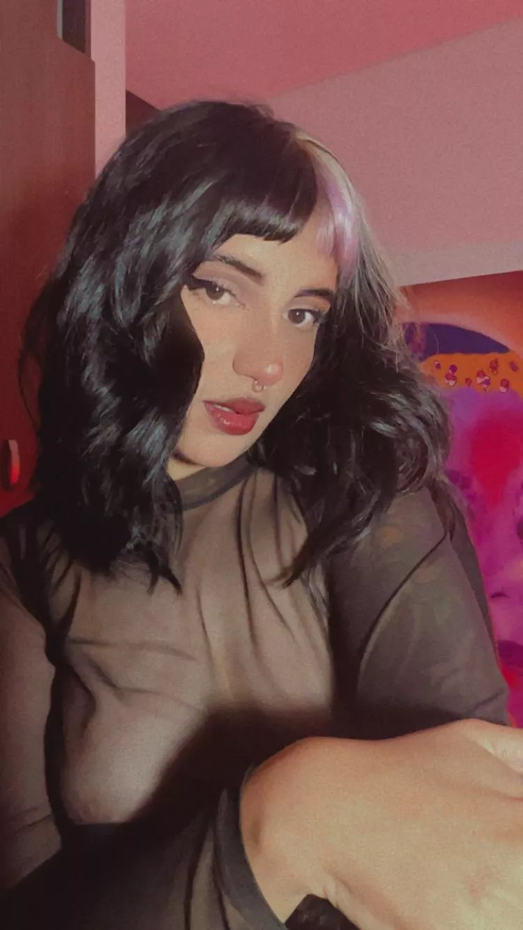 Hi everyone! I'm Simmone. I love art, animals, and punk rock music. I'd love to get to know you and hopefully make your days happier. I have free time that I would love to spend with you, asking about your day and getting to know each other better. Let