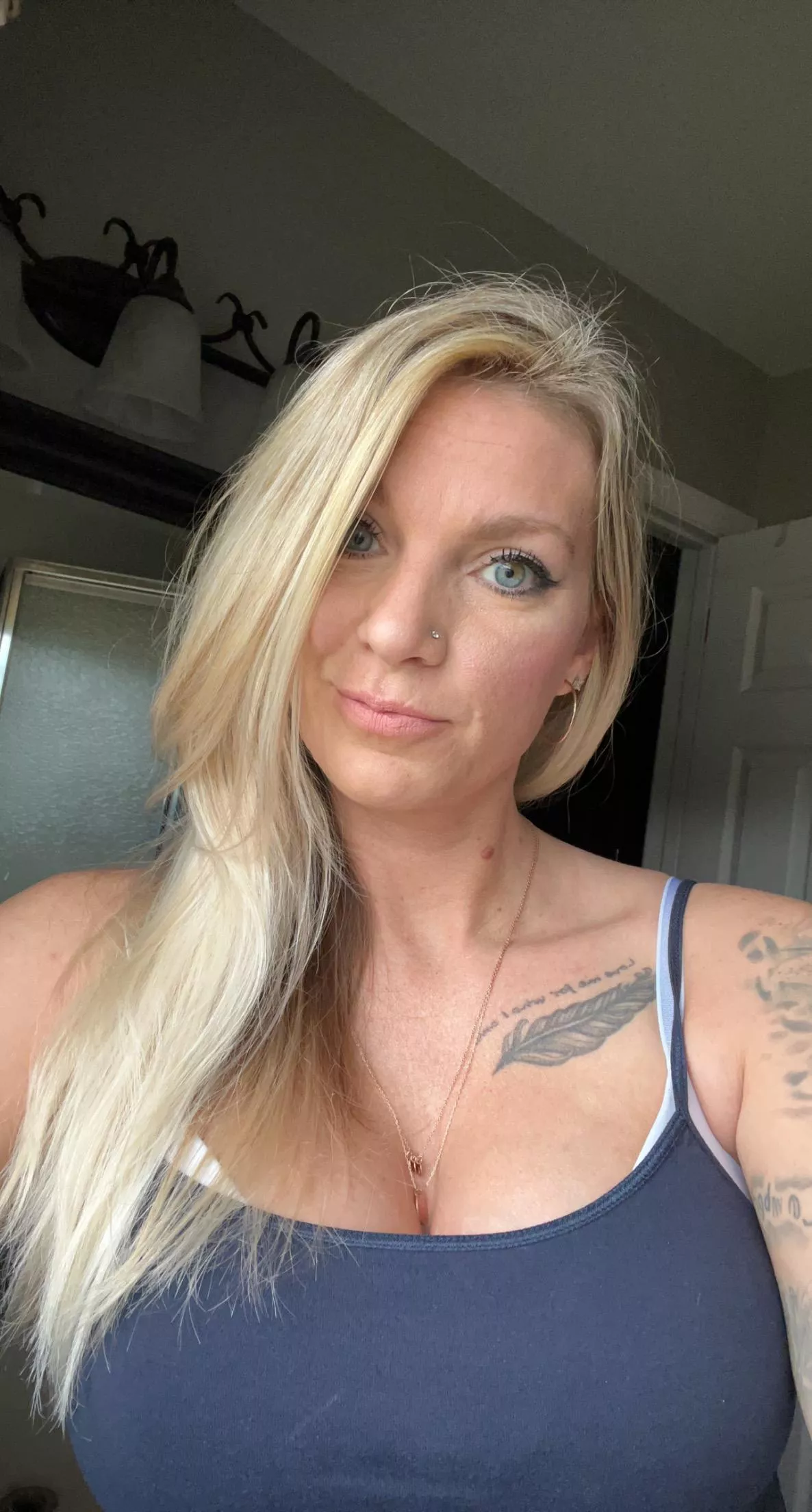 Hot blonde momma loves to fuck!