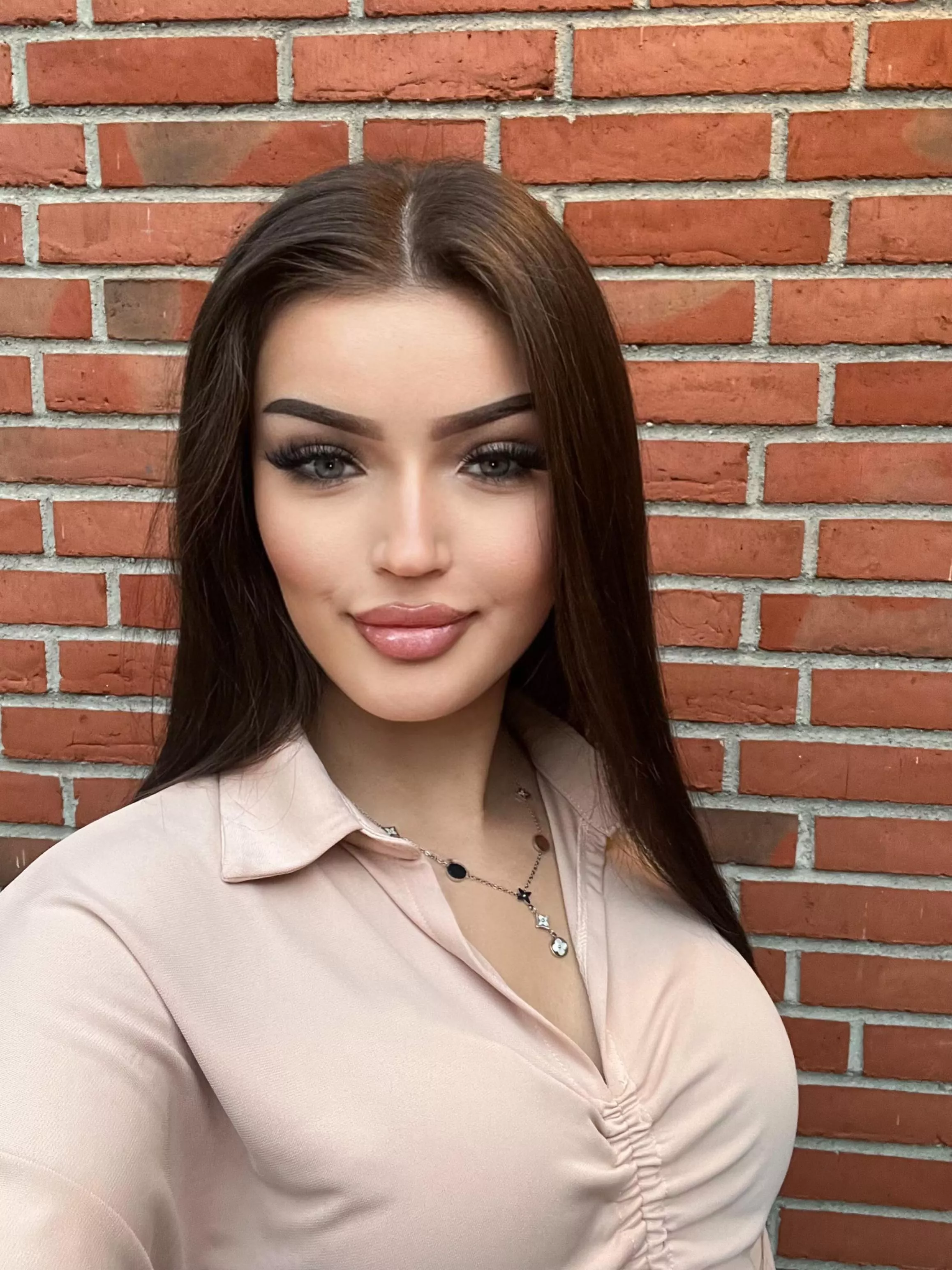 I look like a mom lol 