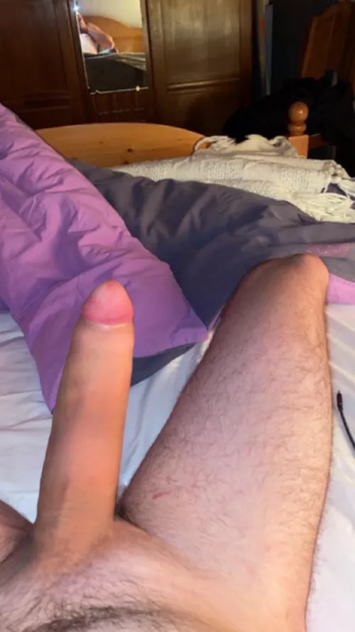 It's literally a third leg