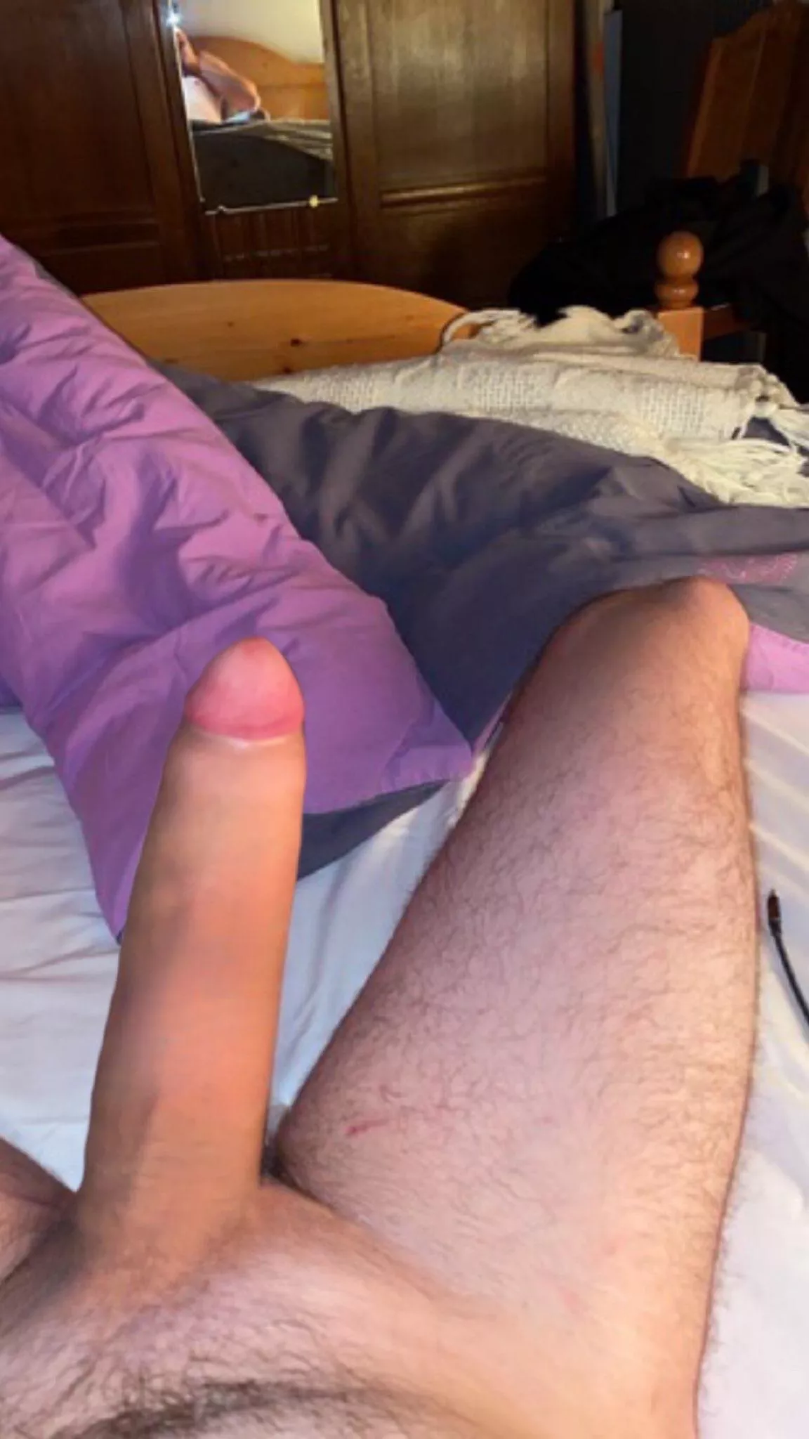 It's literally a third leg