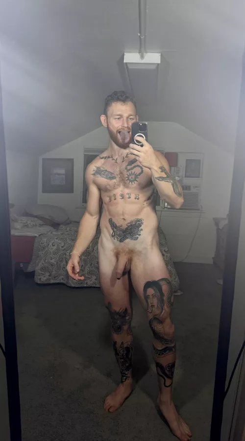 Just feelin’ good and posting nudes you know? (27)