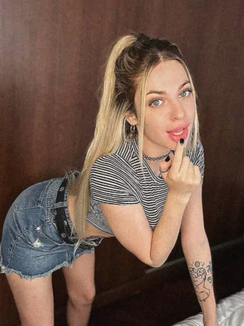 Let me steal your time and i'll spoil u wth my heavenly side!