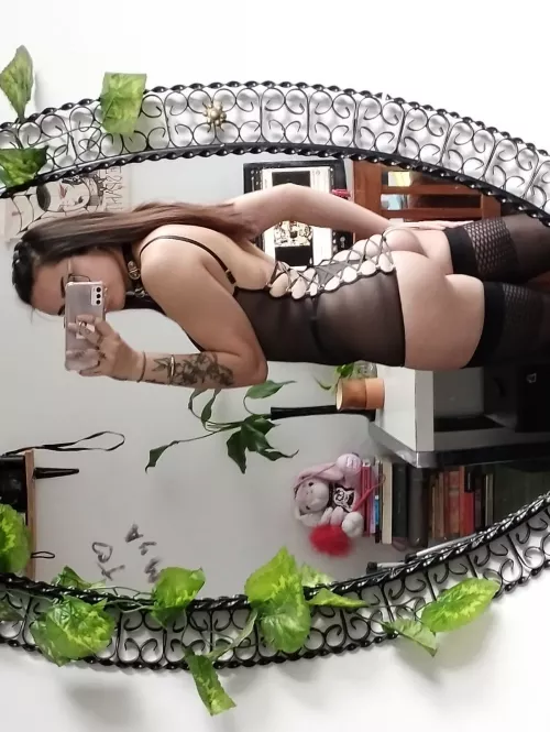 Look how beautiful Im while I explode your balls!