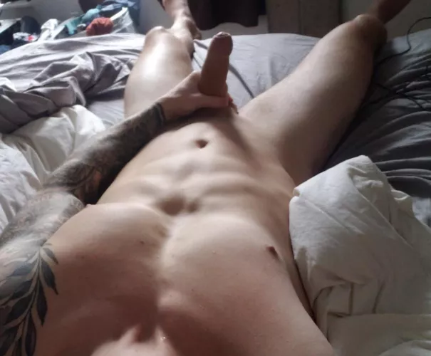 M4F, M4MF. 6”5’ fit physician in Ottawa November 1-3rd looking for a submissive hotwife or couple. 