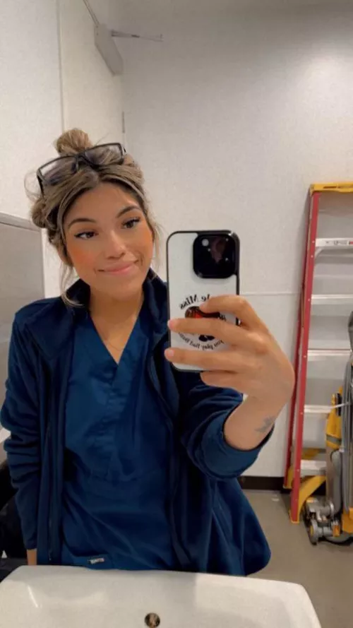 Morning simps who’s buying my coffee🥱