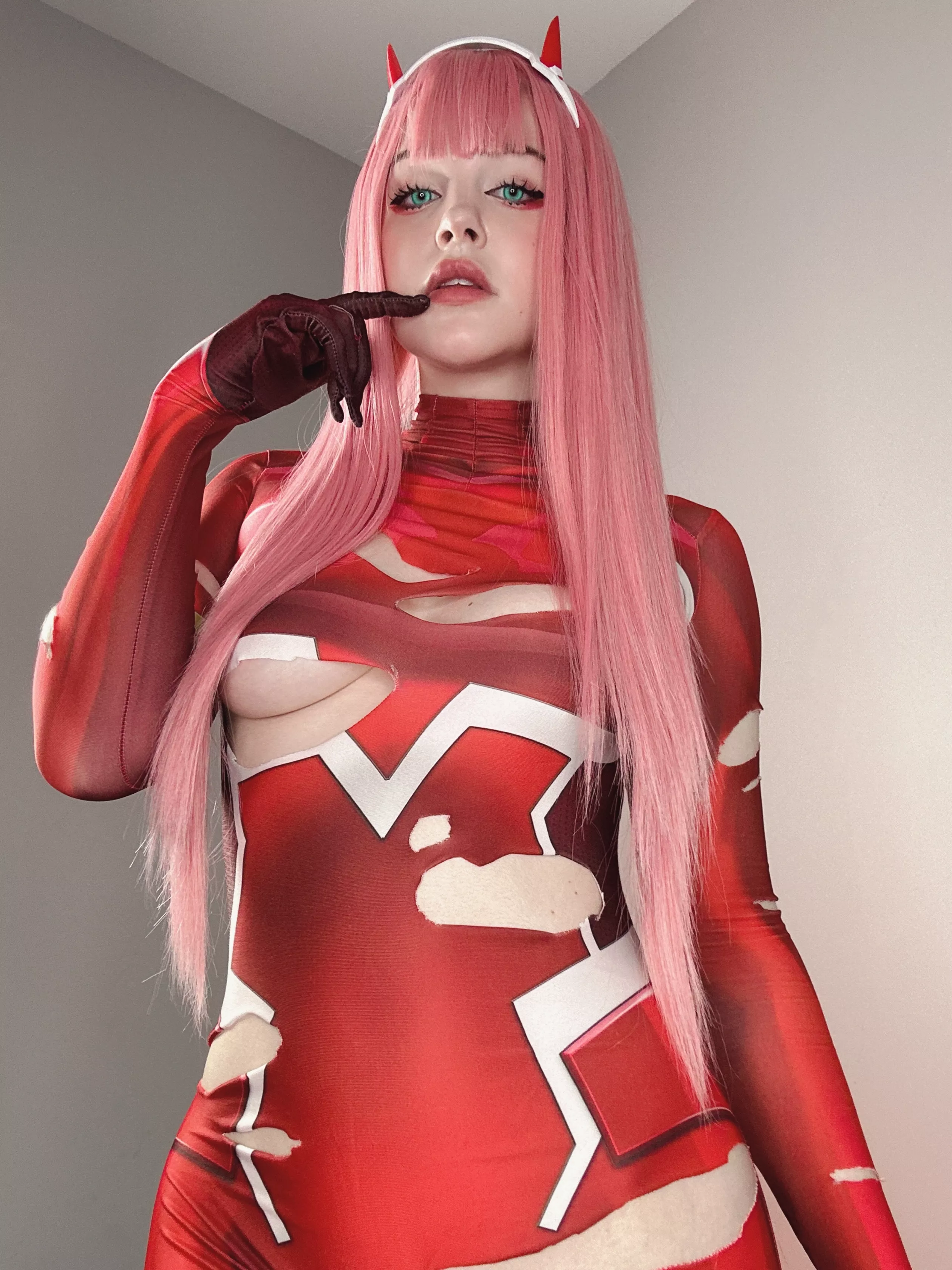 My Zero Two Cosplay (Emfoxpng) 