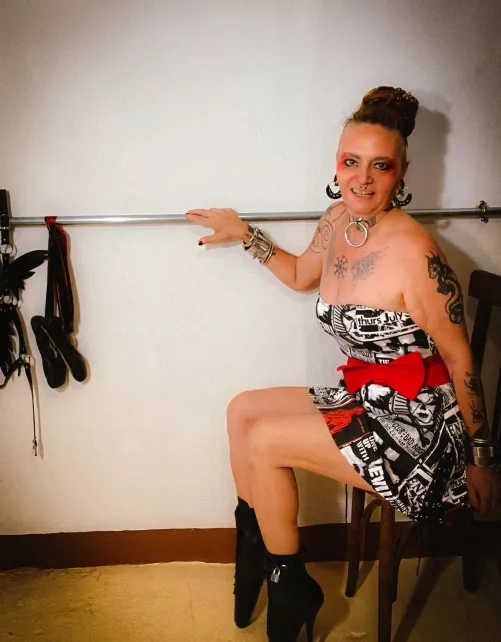 Next pic ill be standing!!!