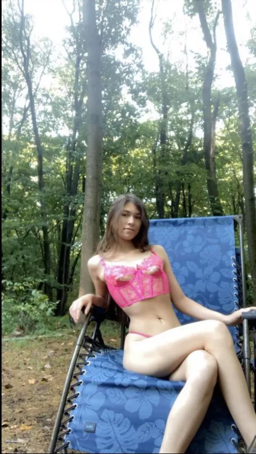 Nothing like being naughty in the woods 😋💦