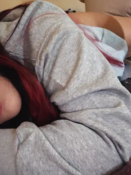 off duty and feeling relaxed. who wants to hang out and talk 27 F4M