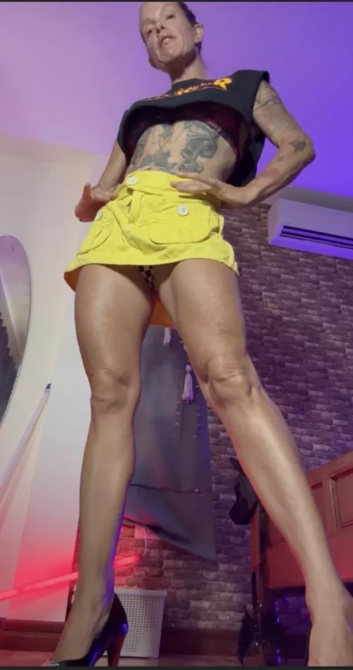 [Selling] 
Boss of Everything & Ultra MILF. DommyMommy Extraoardinaire. I have HUGE pussy lips and a GIANT MUSCLE CLIT.
[VID] [CAM] [SEXT] [PIC] [RATE] [FET] [DOM] “VANILLA FRIENDLY”

