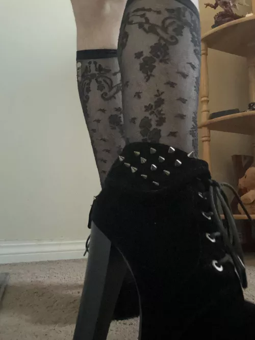 These platform heels are gorgeous and compliment My very hairy legs perfectly! 