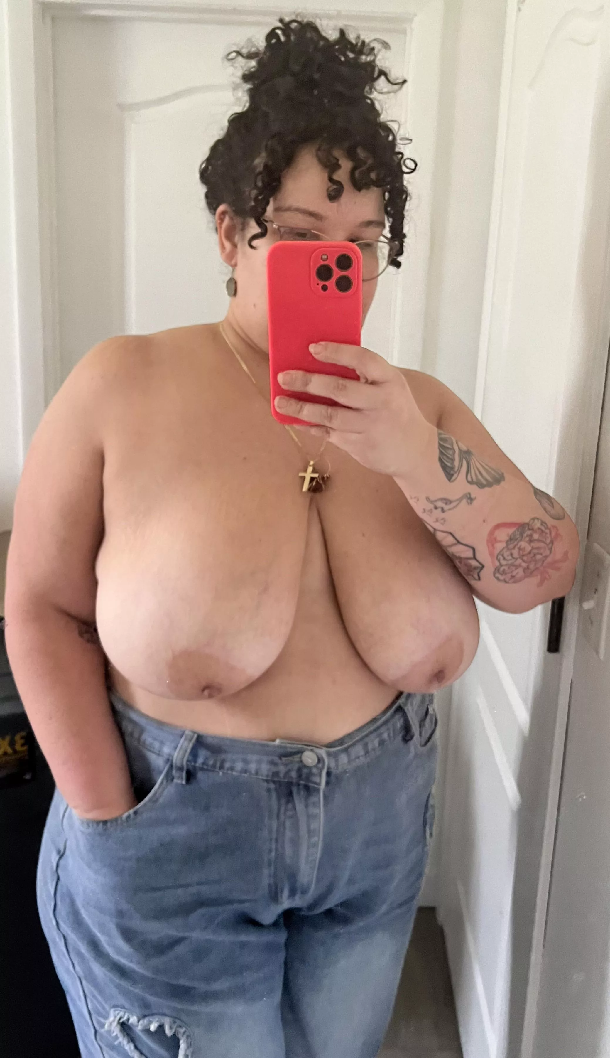 Titties in jeans