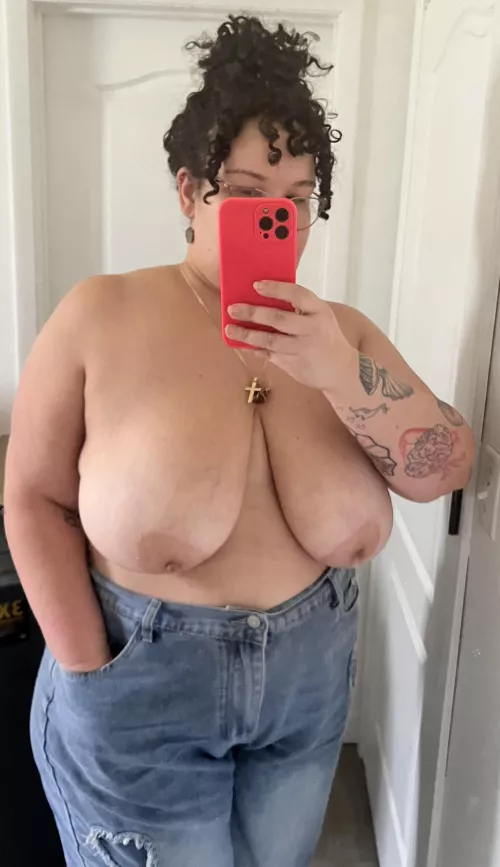 Titties in jeans